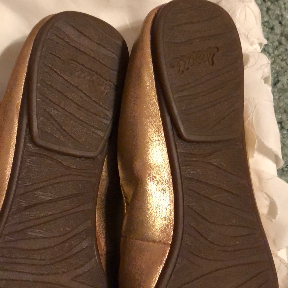 Sanuk Gold Ballet Flats - Picture 3 of 3